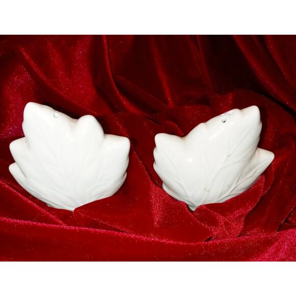 White Maple Autumn Leaf Salt and Pepper Shaker 3"X3" - Picture 1 of 4